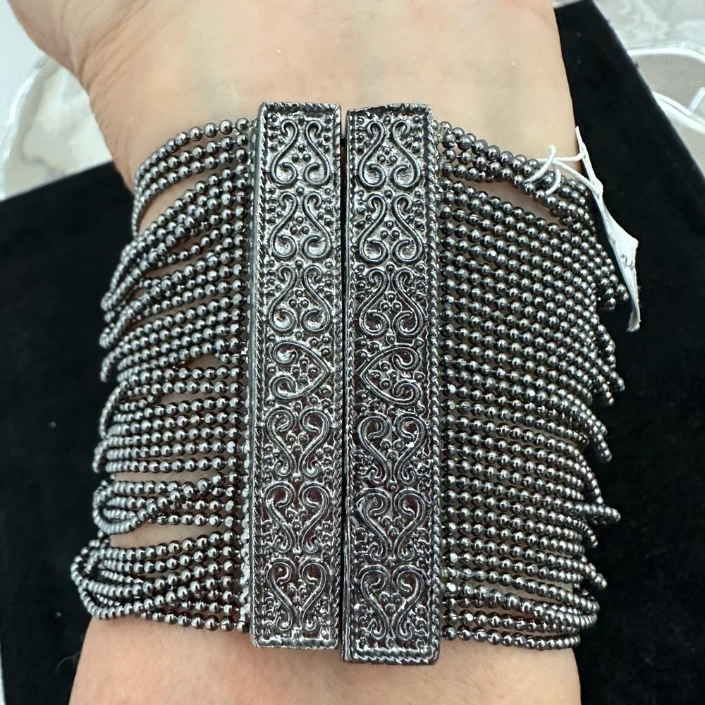 NWT Georgi Vintage Bracelet, Crystals And Dark Silver Beads